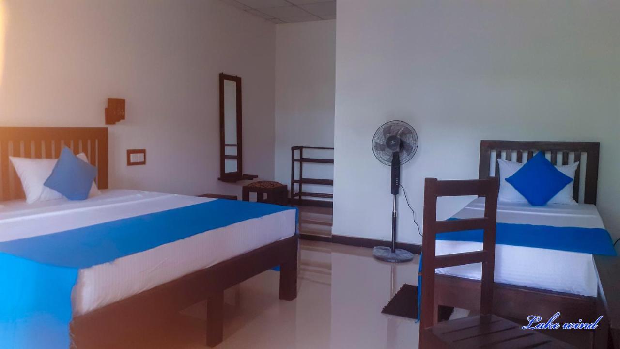 Lake Wind Habarana Bagian luar foto