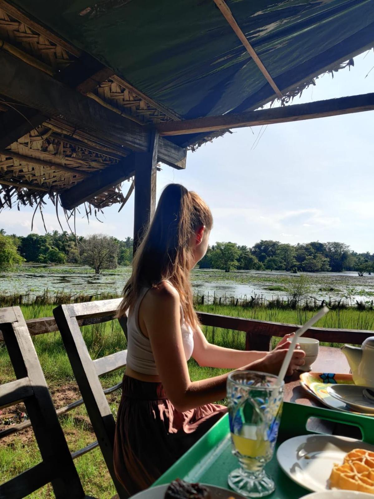 Lake Wind Habarana Bagian luar foto